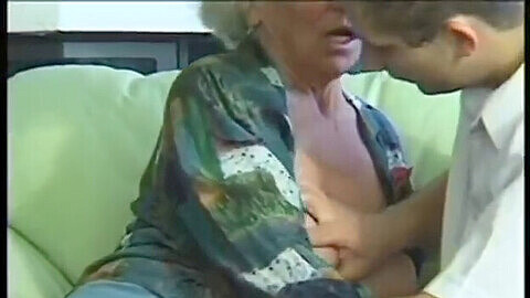 Кончить в рот, выстрел спермой, зрелые