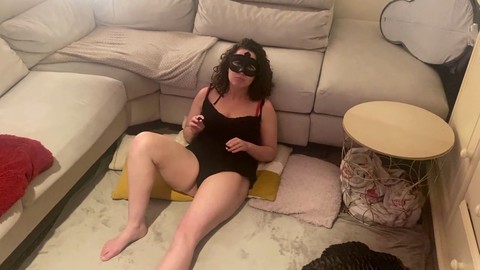 Amusement en POV avec vérité ou défi mettant en vedette la milf Xkitykatyx