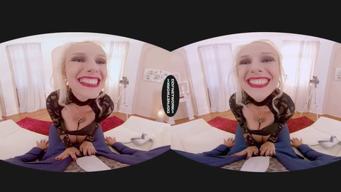 La bionda platino con le curve Angel Wicky parla in modo osé e si dà da fare intensamente in un'esperienza VR immersiva in prima persona