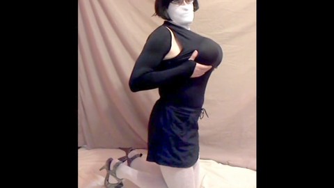 vanezca vestida con zapatillas and white mask 2